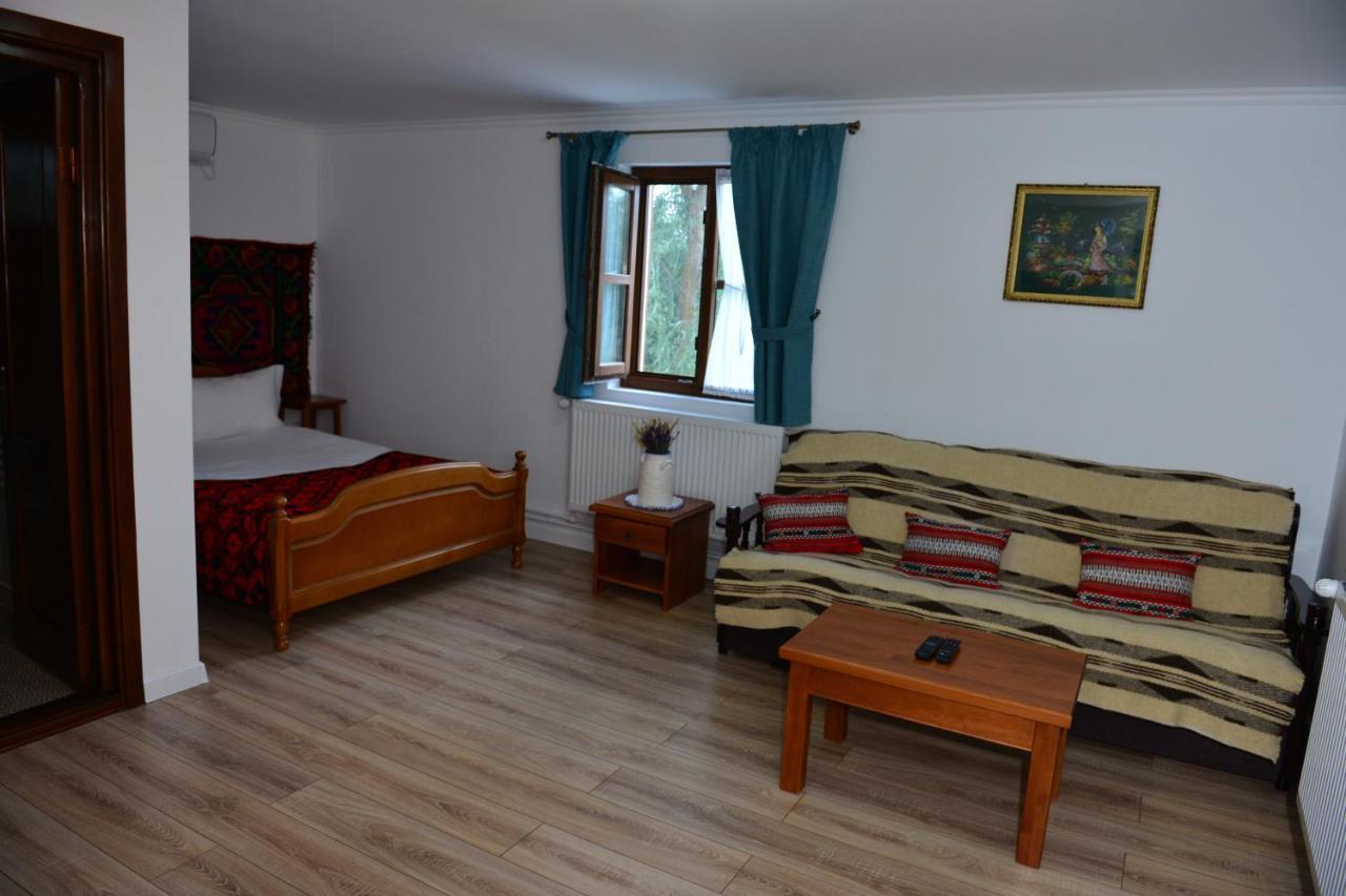 Hotel Dumbrava Uzlina Esterno foto